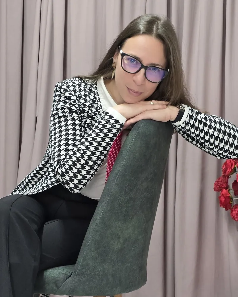 Marina Metzak, asistent în brokeraj